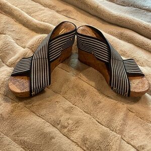 4” cork wedges from Charming Charlie. White and blue spandex stripes. Size 7 1/2